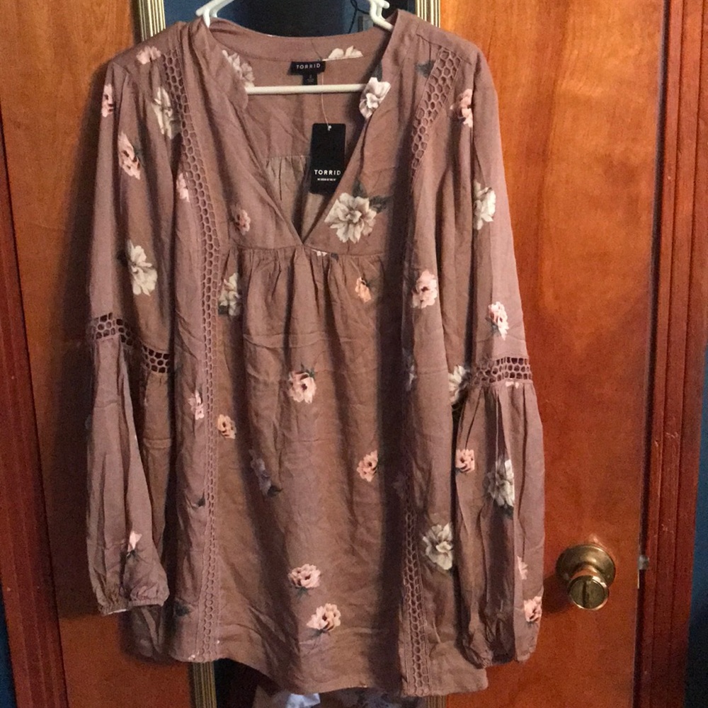Torrid mauve floral lace top size 2 NWT